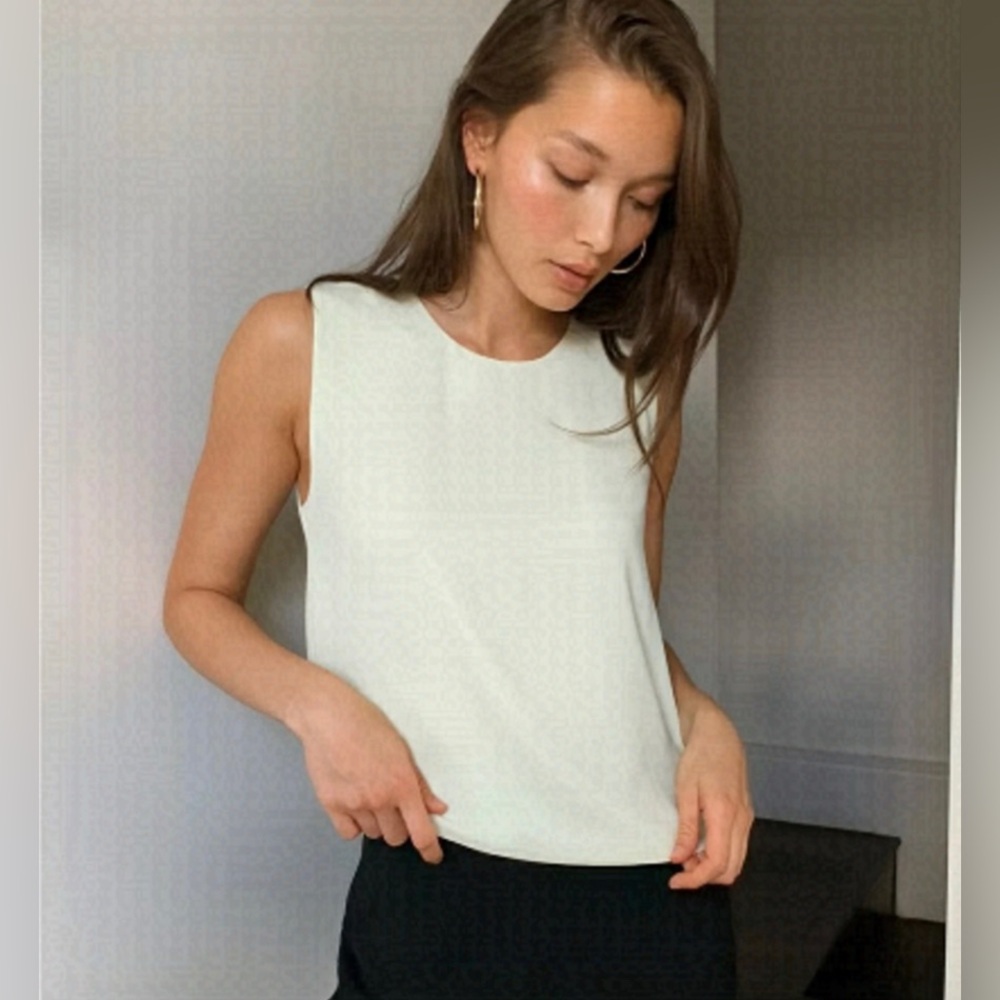 Aritzia Babaton Day Sleeveless Blouse Crewneck Tank Top White Sz XXS